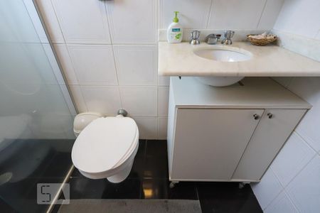 Casa à venda com 130m², 4 quartos e 2 vagas Casa à venda com 130m², 4 quartos e 2 vagasBanheiro Suíte