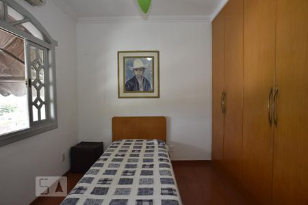 Casa à venda com 500m², 4 quartos e 5 vagasSuíte 1