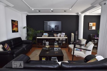 Casa à venda com 500m², 4 quartos e 5 vagasSala de Vídeo Subsolo