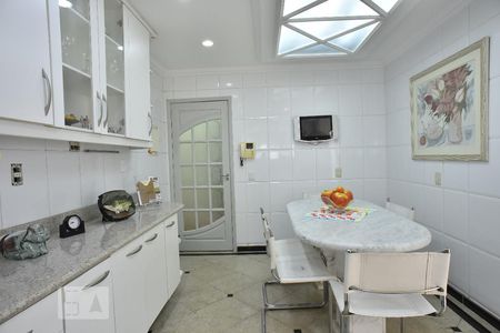 Casa à venda com 500m², 4 quartos e 5 vagasCozinha