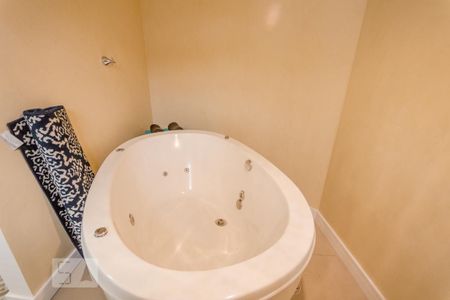 Casa à venda com 200m², 3 quartos e 2 vagas Casa à venda com 200m², 3 quartos e 2 vagasBanheiro do Quarto 3 - Suíte