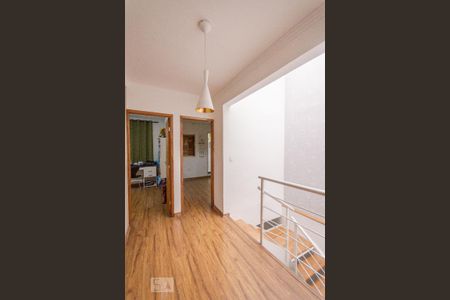 Casa à venda com 200m², 3 quartos e 2 vagas Casa à venda com 200m², 3 quartos e 2 vagasCorredor