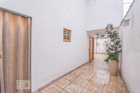 Casa à venda com 200m², 3 quartos e 2 vagas Casa à venda com 200m², 3 quartos e 2 vagasCorredor
