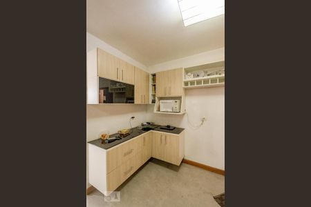 Casa à venda com 200m², 3 quartos e 2 vagas Casa à venda com 200m², 3 quartos e 2 vagasCozinha