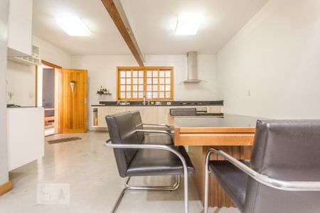 Casa à venda com 200m², 3 quartos e 2 vagas Casa à venda com 200m², 3 quartos e 2 vagasSala de Jantar