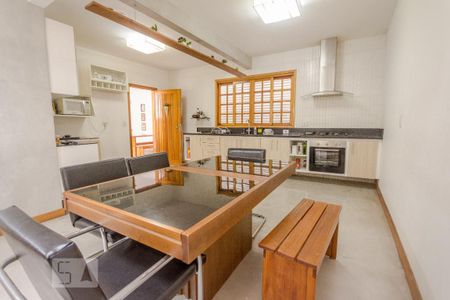 Casa à venda com 200m², 3 quartos e 2 vagas Casa à venda com 200m², 3 quartos e 2 vagasSala de Jantar