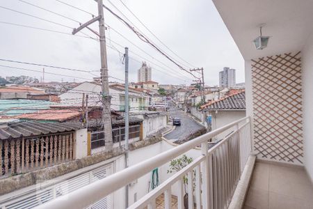 Casa à venda com 200m², 3 quartos e 2 vagas Casa à venda com 200m², 3 quartos e 2 vagasVaranda