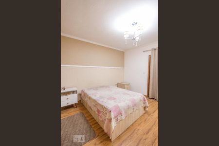 Casa à venda com 200m², 3 quartos e 2 vagas Casa à venda com 200m², 3 quartos e 2 vagasQuarto 3 - Suíte