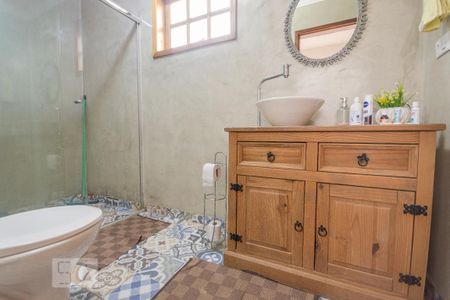 Casa à venda com 200m², 3 quartos e 2 vagas Casa à venda com 200m², 3 quartos e 2 vagasBanheiro Social