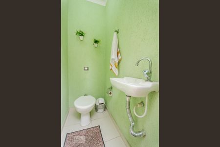 Casa à venda com 200m², 3 quartos e 2 vagas Casa à venda com 200m², 3 quartos e 2 vagasBanheiro Externo