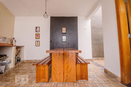 Casa à venda com 200m², 3 quartos e 2 vagas Casa à venda com 200m², 3 quartos e 2 vagasChurrasqueira