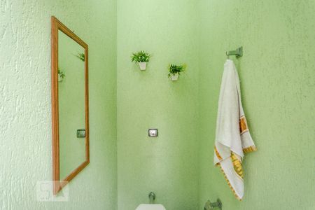 Casa à venda com 200m², 3 quartos e 2 vagas Casa à venda com 200m², 3 quartos e 2 vagasBanheiro Externo