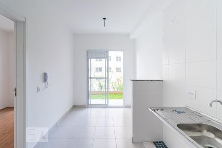 Sala/Cozinha de apartamento para alugar com 1 quarto, 28m² em Vila Penteado, São Paulo