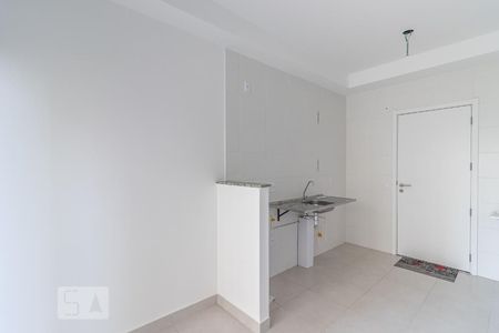 Sala/Cozinha de apartamento para alugar com 1 quarto, 28m² em Vila Penteado, São Paulo