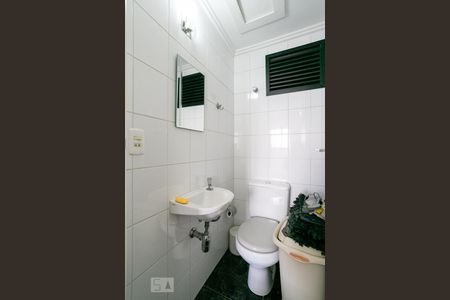 Apartamento à venda com 101m², 3 quartos e 2 vagas Apartamento à venda com 101m², 3 quartos e 2 vagasBanheiro de Serviço