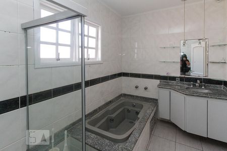Casa à venda com 177m², 3 quartos e 2 vagasBanheiro