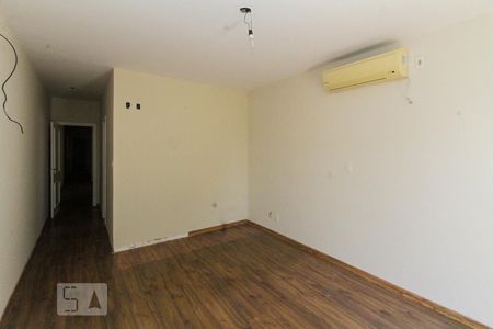 Casa à venda com 177m², 3 quartos e 2 vagasSuite