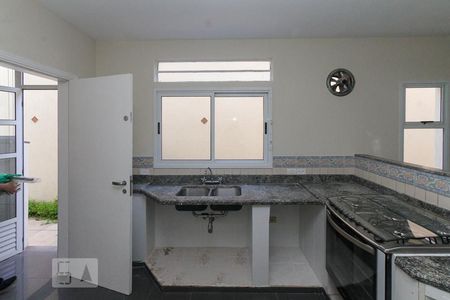 Casa à venda com 177m², 3 quartos e 2 vagasCozinha