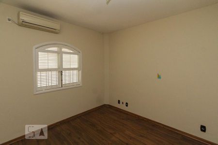 Casa à venda com 177m², 3 quartos e 2 vagasQuarto