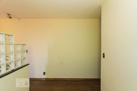 Casa à venda com 177m², 3 quartos e 2 vagasHall