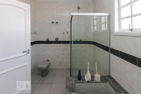 Casa à venda com 177m², 3 quartos e 2 vagasBanheiro