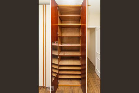 Casa à venda com 177m², 3 quartos e 2 vagasQuarto