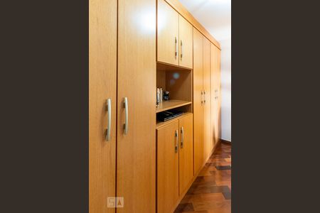 Casa à venda com 160m², 4 quartos e 4 vagas Casa à venda com 160m², 4 quartos e 4 vagasQuarto 2 - Armários