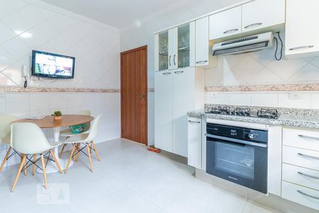 Casa à venda com 160m², 4 quartos e 4 vagas Casa à venda com 160m², 4 quartos e 4 vagasCozinha