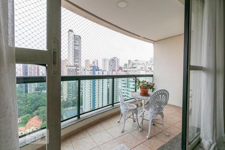 Apartamento à venda com 189m², 3 quartos e 4 vagasVaranda da Sala