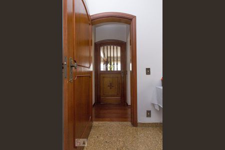 Apartamento para alugar com 280m², 4 quartos e 4 vagas Apartamento para alugar com 280m², 4 quartos e 4 vagasEntrada Lavabo