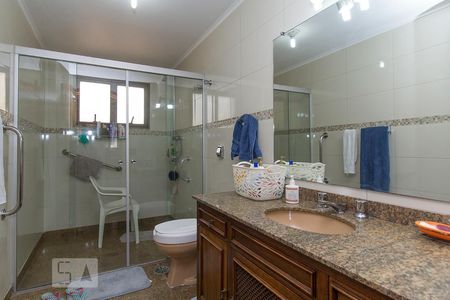 Apartamento para alugar com 280m², 4 quartos e 4 vagas Apartamento para alugar com 280m², 4 quartos e 4 vagasBanheiro Corredor