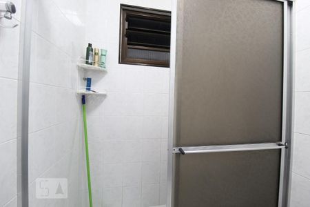 Casa à venda com 267m², 3 quartos e 8 vagasBanheiro suíte 2