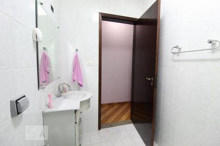 Casa à venda com 267m², 3 quartos e 8 vagasBanheiro social