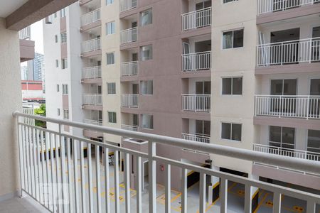 Sacada de apartamento à venda com 2 quartos, 42m² em Parque Industrial Tomas Edson, São Paulo