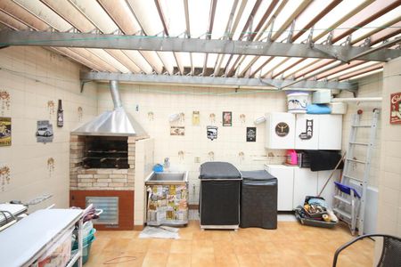 Casa de condomínio à venda com 245m², 5 quartos e 4 vagasÁrea de Serviço