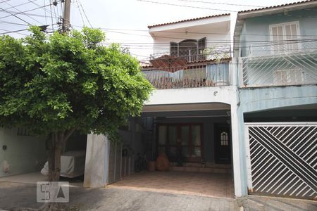 Casa de condomínio à venda com 245m², 5 quartos e 4 vagasFachada
