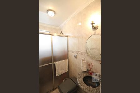 Casa de condomínio à venda com 245m², 5 quartos e 4 vagasBanheiro