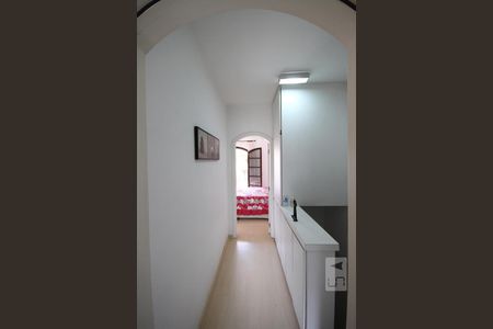 Casa de condomínio à venda com 245m², 5 quartos e 4 vagasCorredor 3 andar