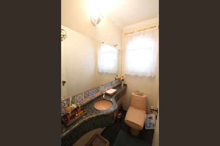 Casa de condomínio à venda com 245m², 5 quartos e 4 vagasLavabo