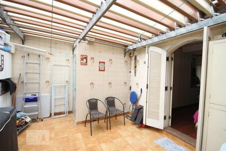 Casa de condomínio à venda com 245m², 5 quartos e 4 vagasÁrea de Serviço