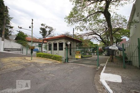 Casa de condomínio à venda com 245m², 5 quartos e 4 vagasFachada condomínio