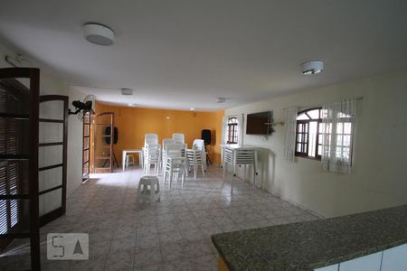 Casa de condomínio à venda com 245m², 5 quartos e 4 vagasSalão de Festas