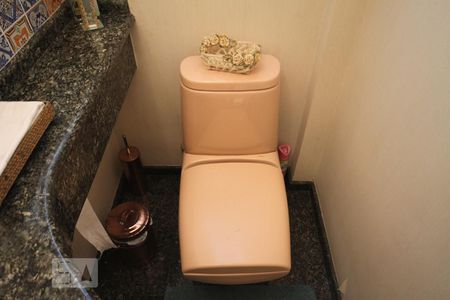 Casa de condomínio à venda com 245m², 5 quartos e 4 vagasLavabo