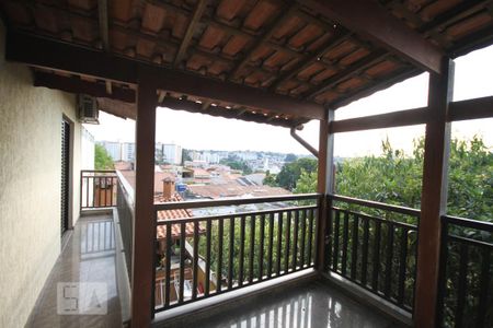 Casa à venda com 435m², 4 quartos e 8 vagasVaranda das suítes 2 e 3