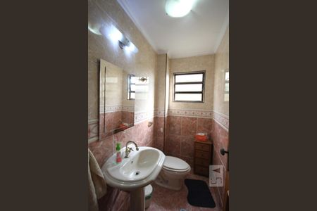 Casa à venda com 435m², 4 quartos e 8 vagasLavabo