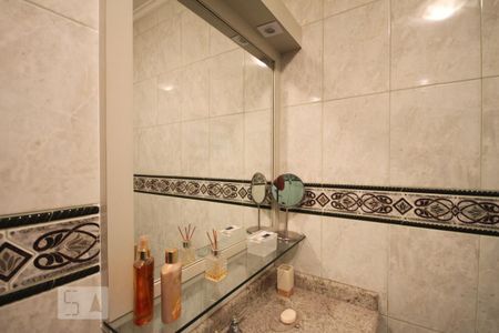 Casa à venda com 435m², 4 quartos e 8 vagasSuíte 2