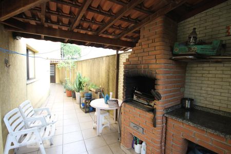 Casa à venda com 435m², 4 quartos e 8 vagasChurrasqueira