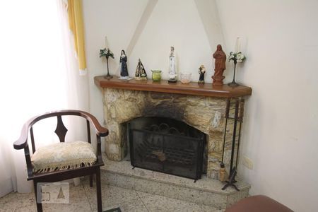 Casa à venda com 435m², 4 quartos e 8 vagasSala