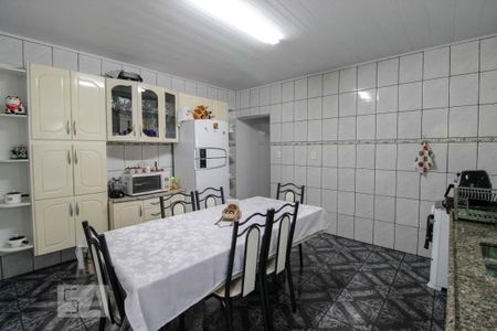 Casa à venda com 179m², 2 quartos e 2 vagas Casa à venda com 179m², 2 quartos e 2 vagasCozinha