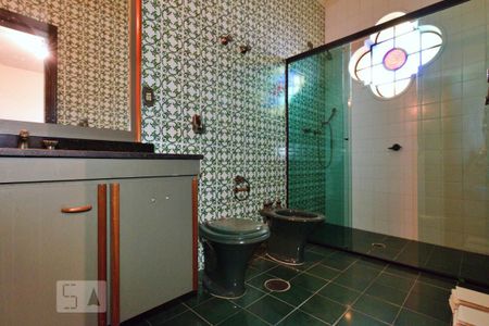 Casa à venda com 900m², 4 quartos e 6 vagas Casa à venda com 900m², 4 quartos e 6 vagasBanheiro da Suíte 4